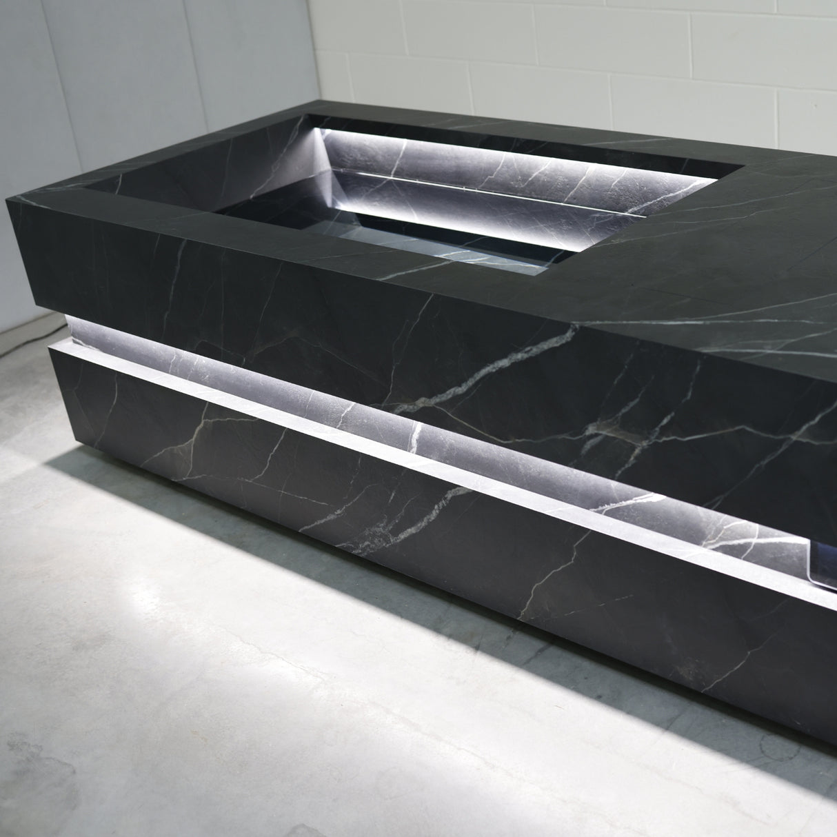 Loki Calacatta Black Cold Plunge