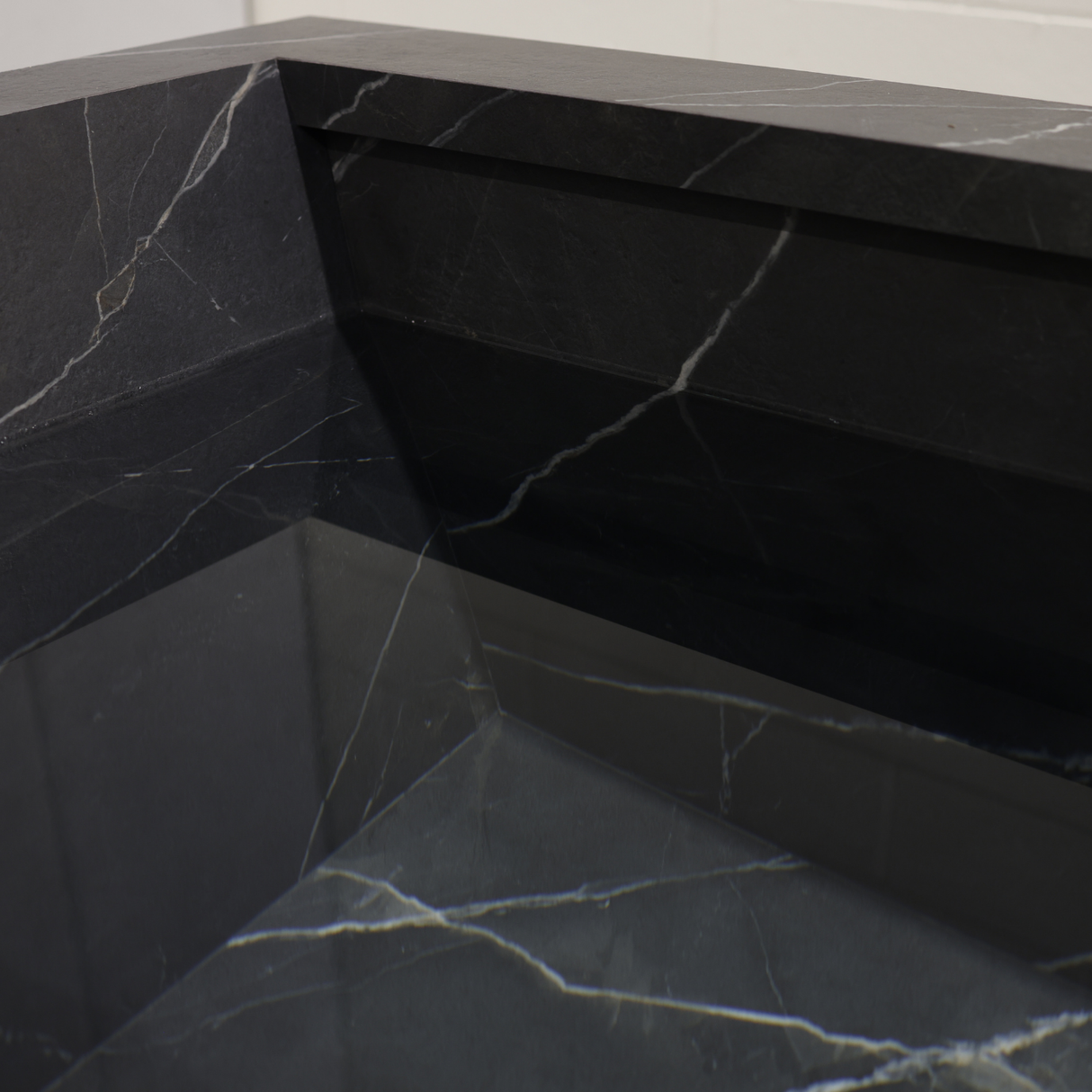 Loki Calacatta Black Cold Plunge