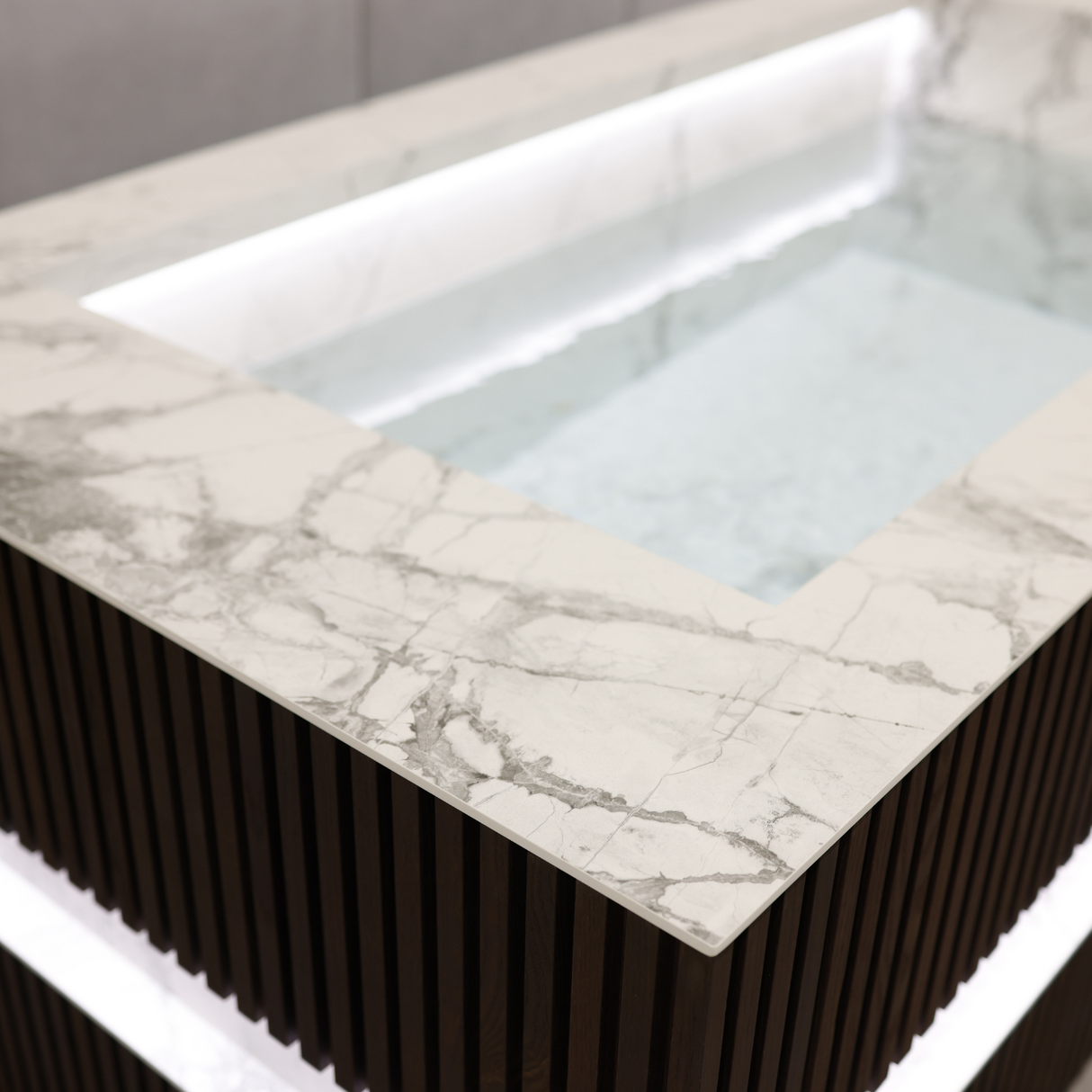 Loki Thermo Ash-Invisible White Cold Plunge
