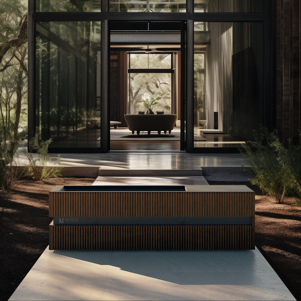Loki Thermo Ash-Ardesia Nero cold plunge in the entry courtyard of a modern home